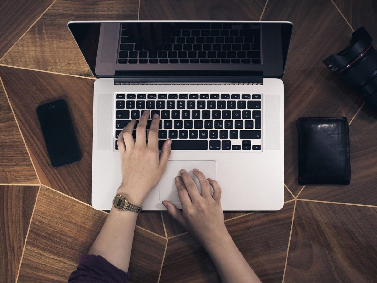Swapcard et Brella : comparatif pour la gestion des rencontres