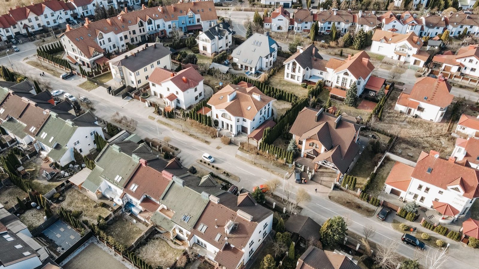 Drone et survol d'habitation : la réglementation à connaître avant un
